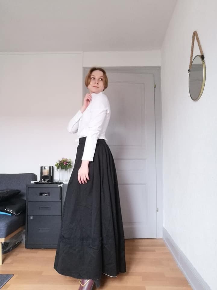 Commande jupe de promenade pour demoiselle
