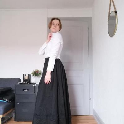Commande jupe de promenade pour demoiselle
