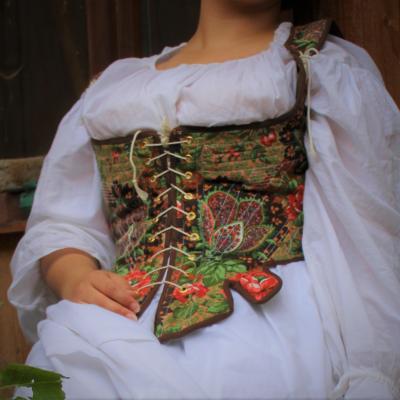 Corps piqué baleiné Mademoiselle Evry